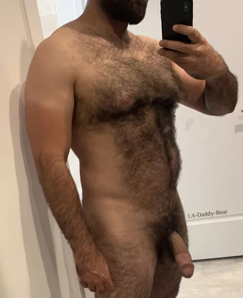 Who likes a 6’3 230lb hairy daddy?