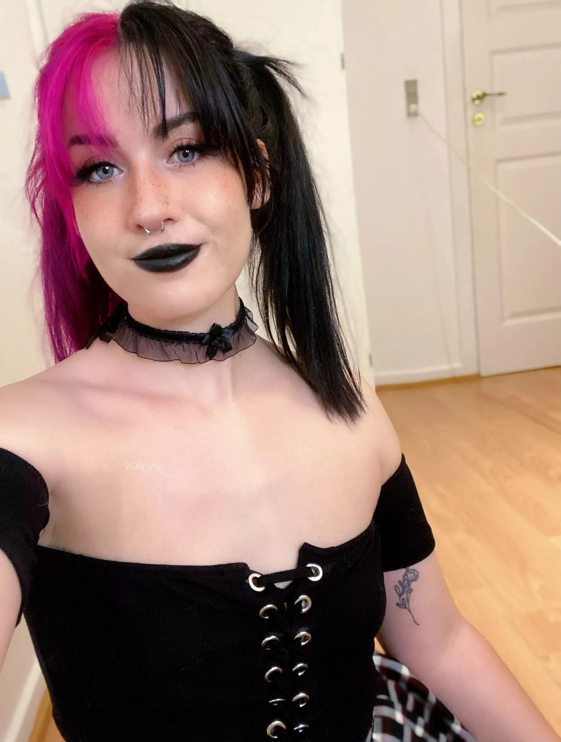 Would you like to see your cum on my pale skin? or should i drain you down my throat?