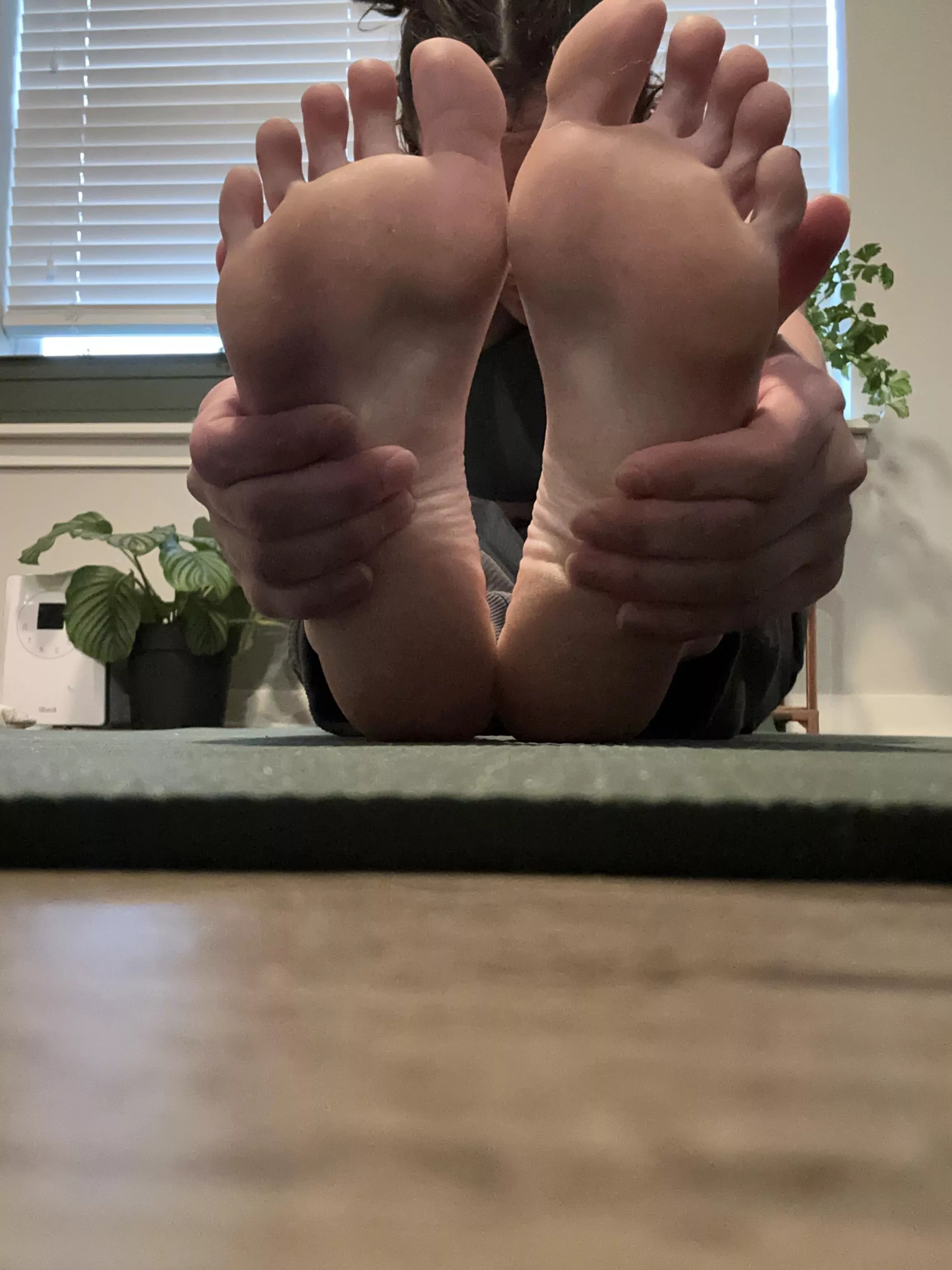 Yoga Feet >>>