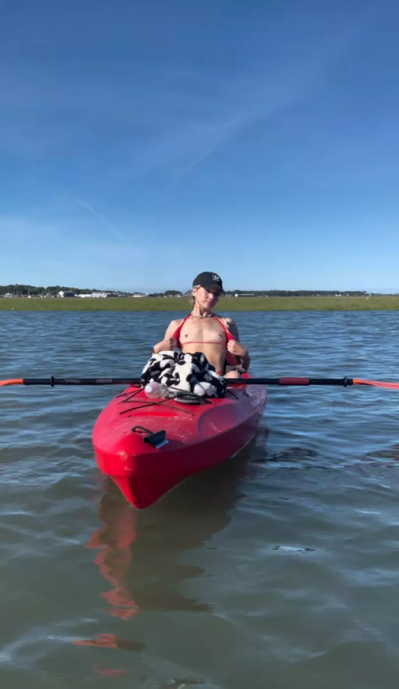 flashing while on the kayak tour was risky but make me so excited 