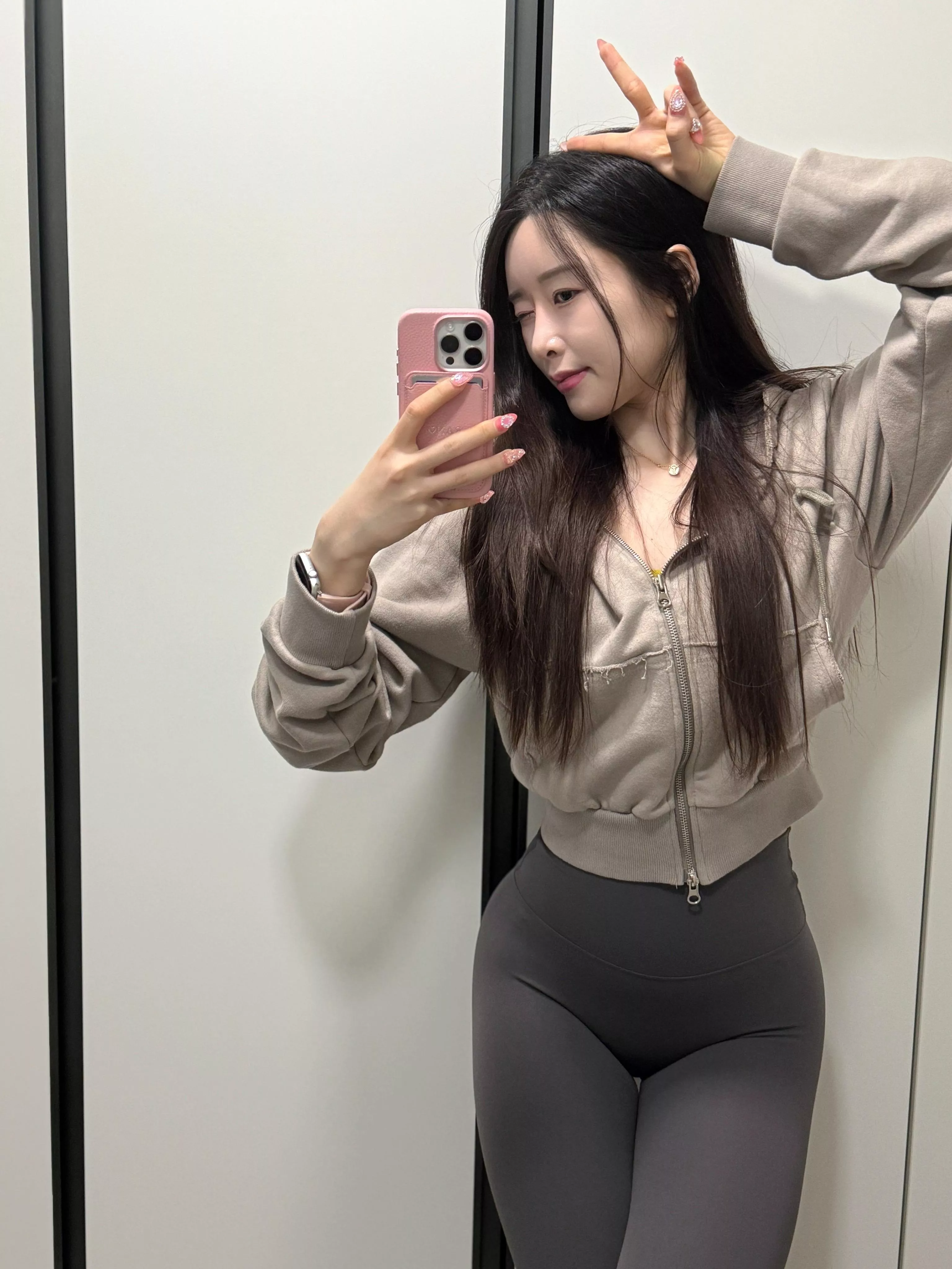 Hi from the horny naughty Asian girl next door💖 