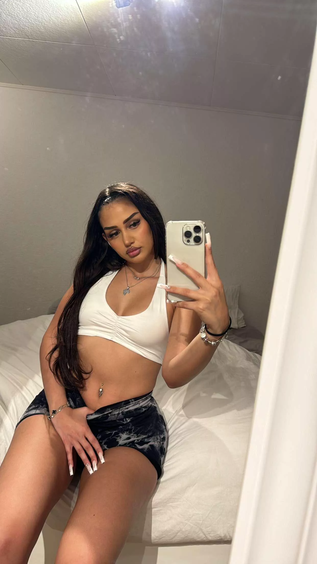 I love to tease at the gym [F]