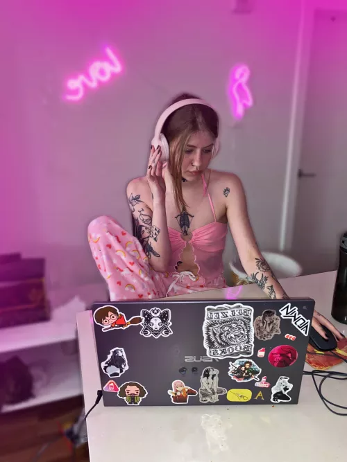 I only fuck guys who win me