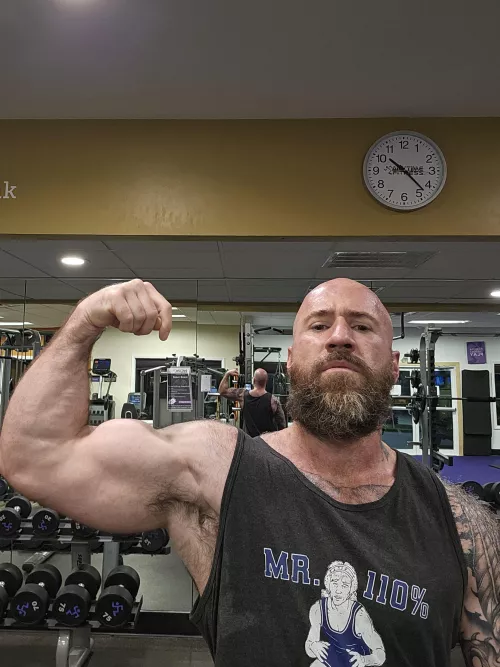 Im elons cousin.. call me Daddy MUSK