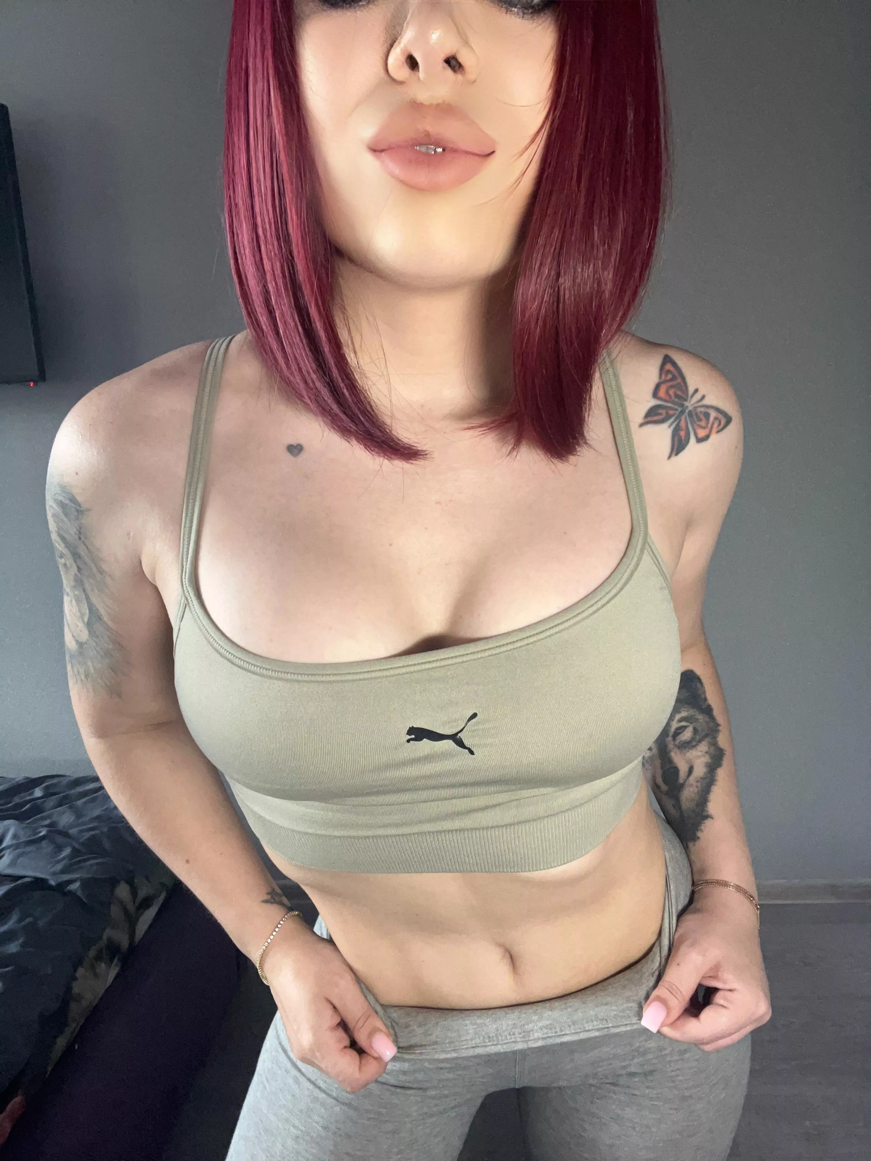 Sports bra on or off? (F)