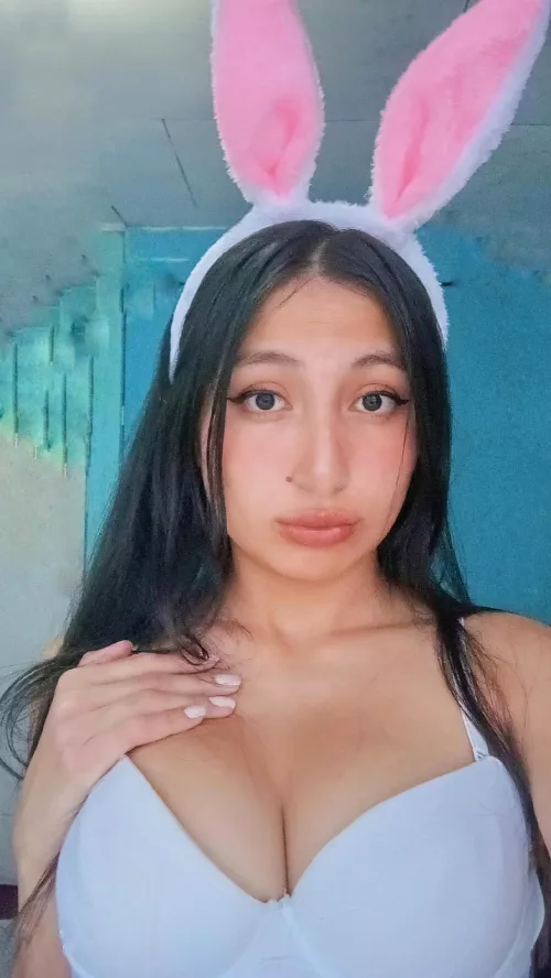 That delicious carrot is for me? 🥺