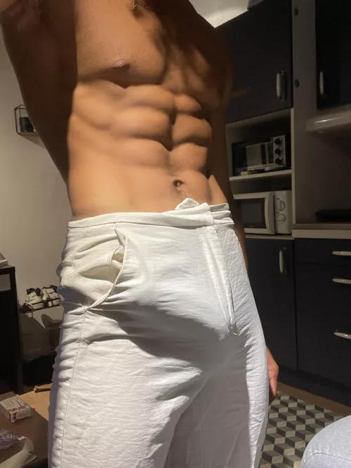 The pants doesn’t hide it anymore