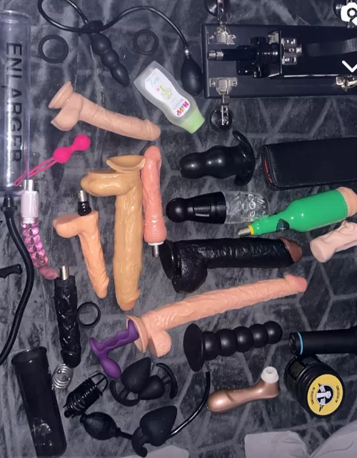 There is a woman here who is destroying my ass