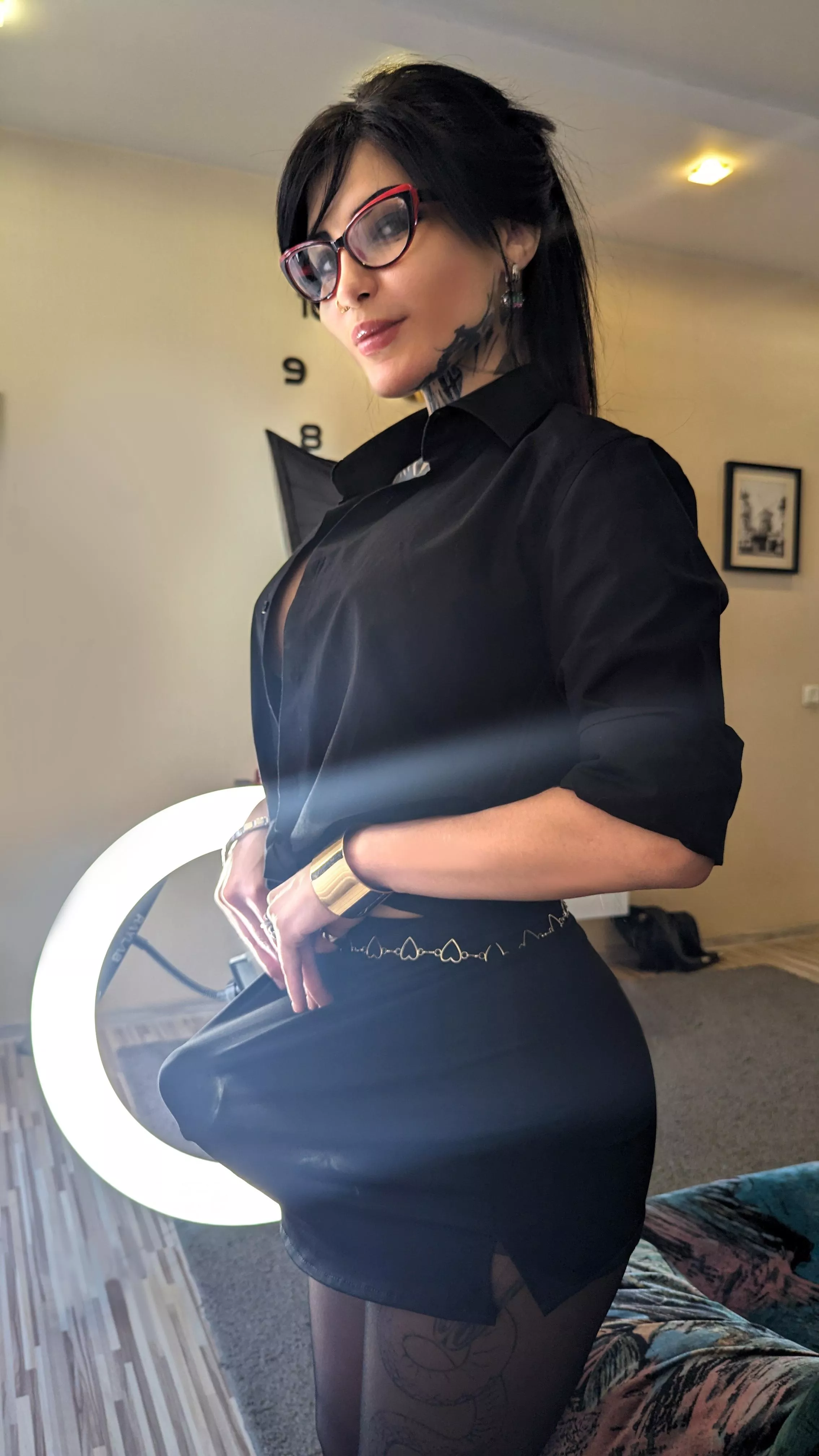 What if I call you to take a photo of me and I meet you like this?