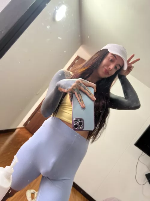 Who doesn’t like mirror selfies