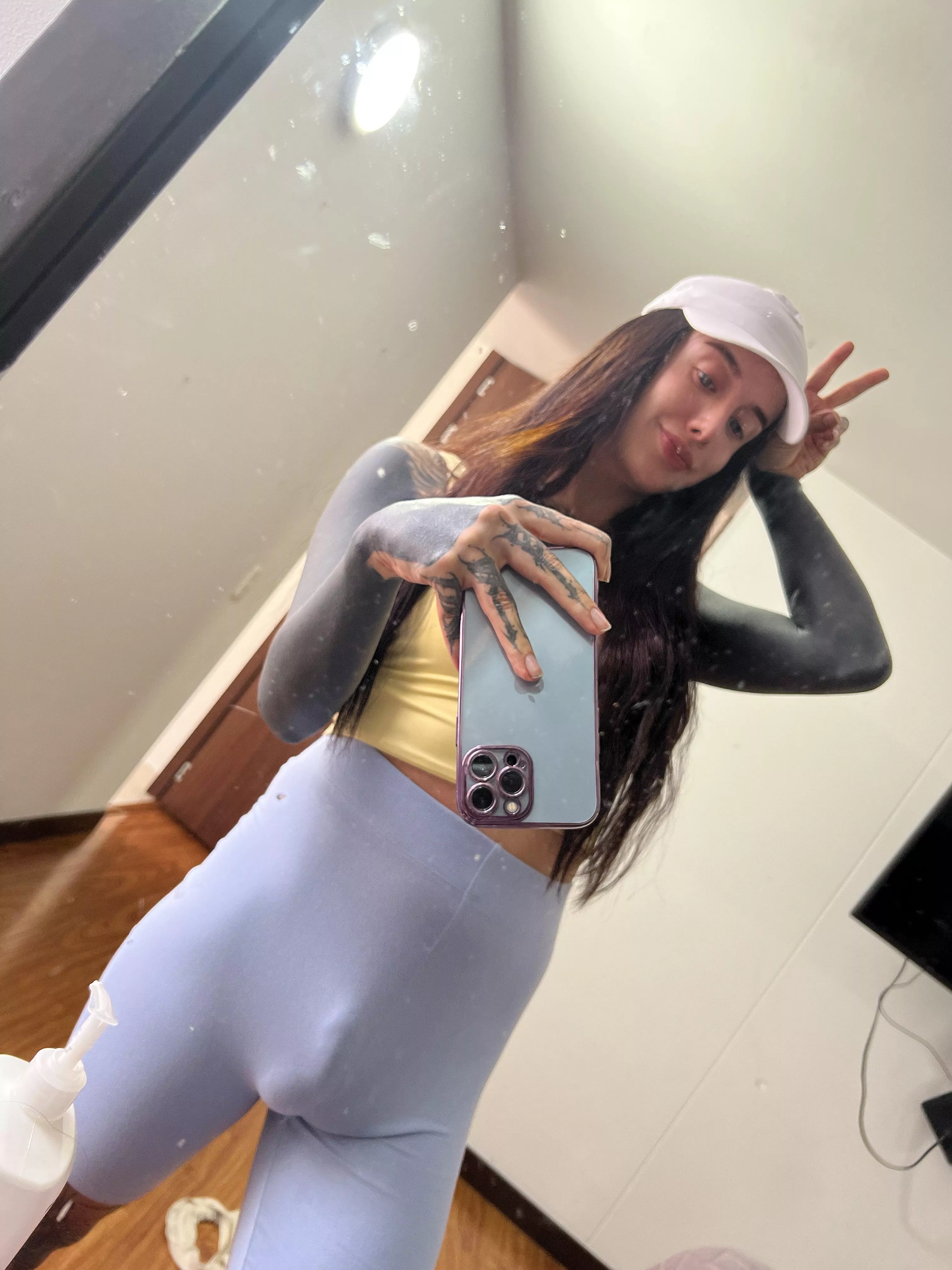 Who doesn’t like mirror selfies