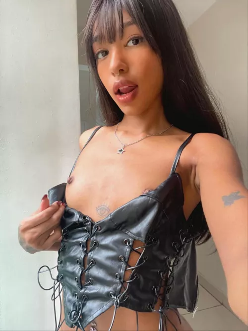 Your future gf with the good boobs