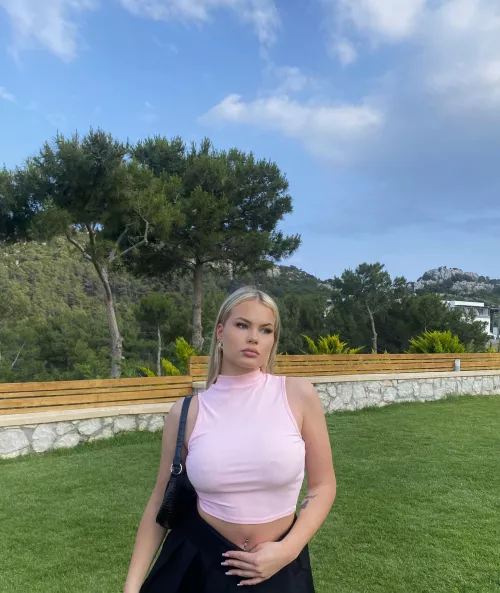 Braless in the wild ;)