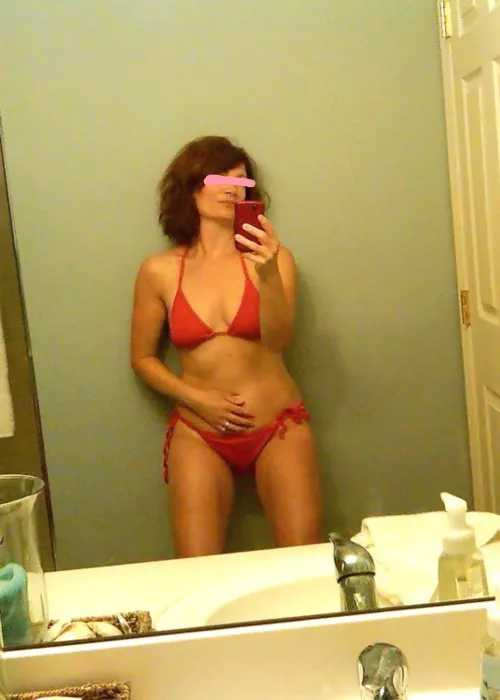 Do you think that works with my skin tone?