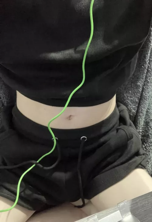 Finally got my first ever crop top ;3