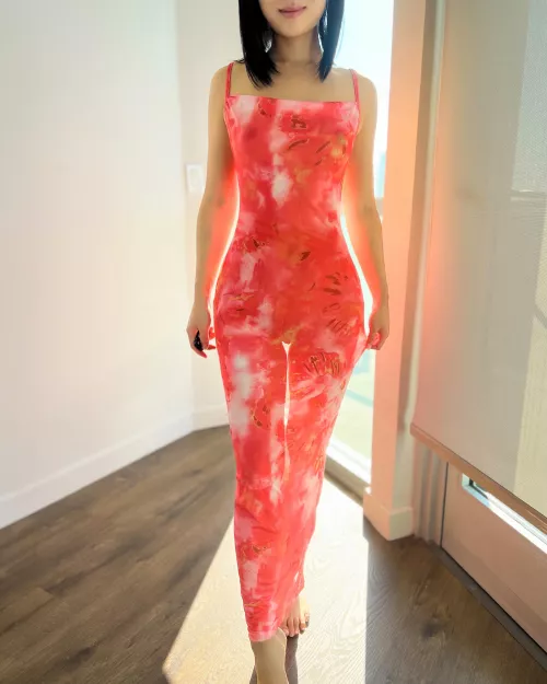 It's a struggle sometimes to find a dress that isn't too long for 5'1... I think this one fits just right.