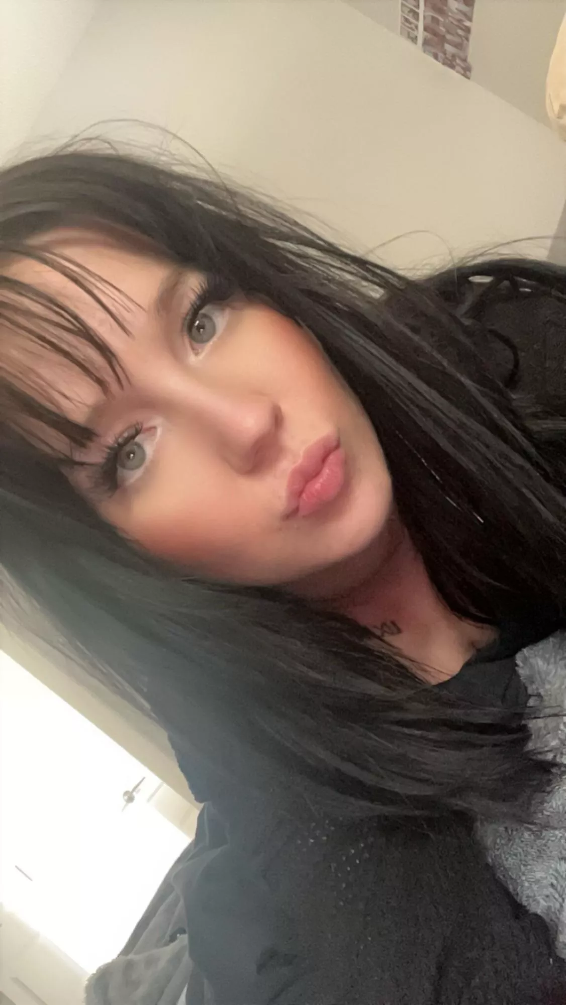 Miss me wanna kiss me?