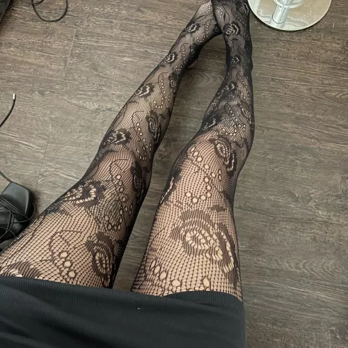 my legs in these floral tights