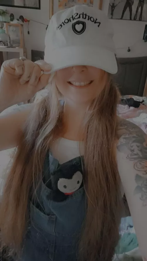 Needa hat to keep the sun off!🤭