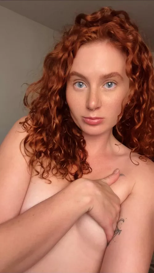 These ocean eyes are looking for my tantric king :)