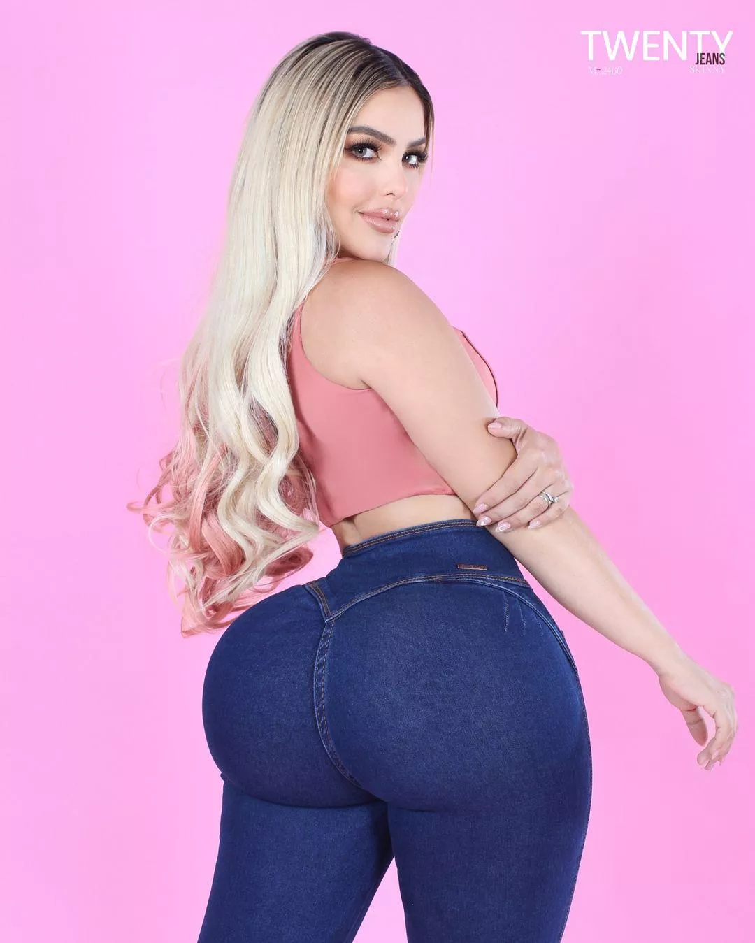 Tight pants 🍑