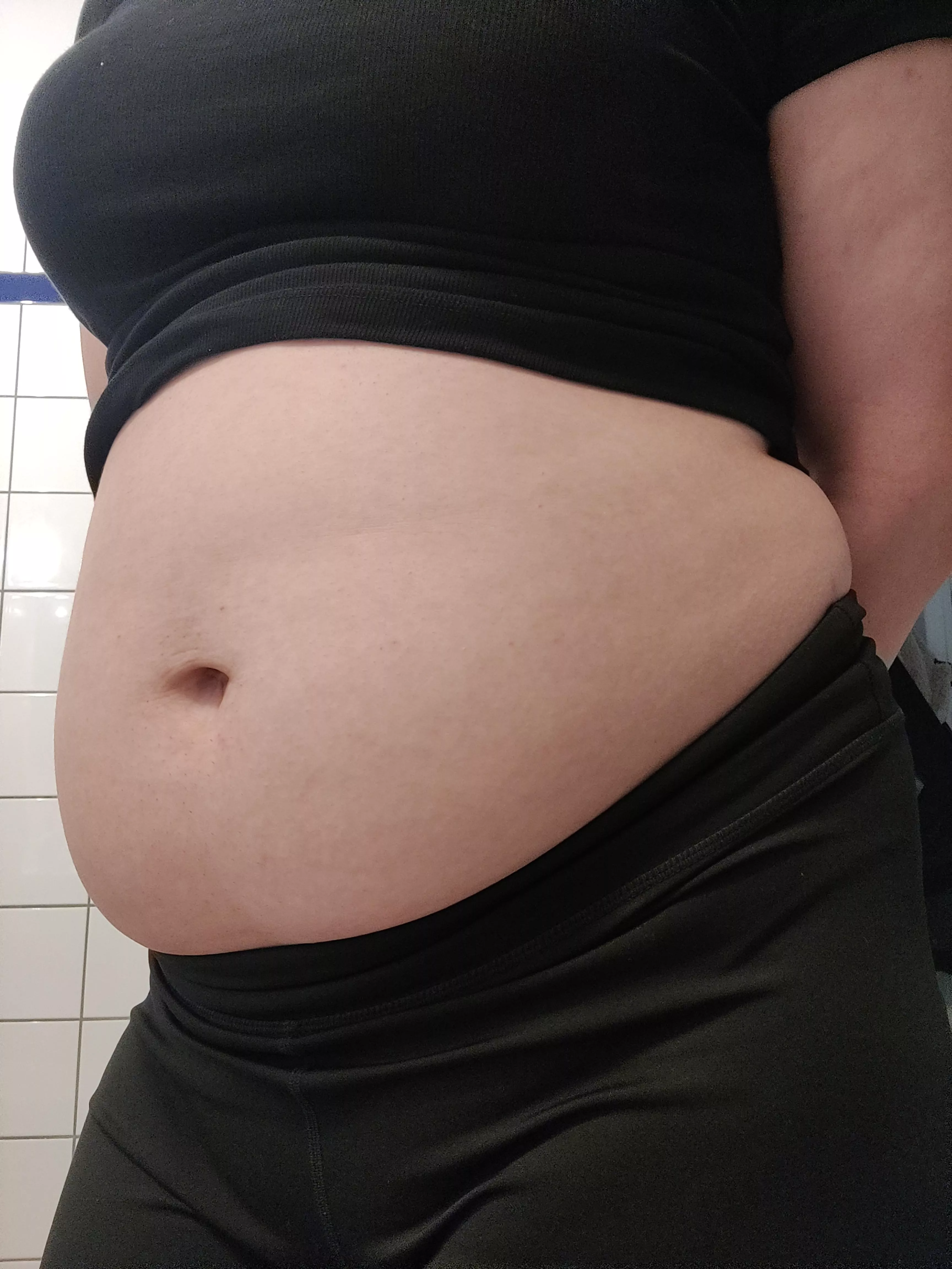 Uff... just had a big breakfast topped with a weight gain shake. Feeling a bit round 🥵