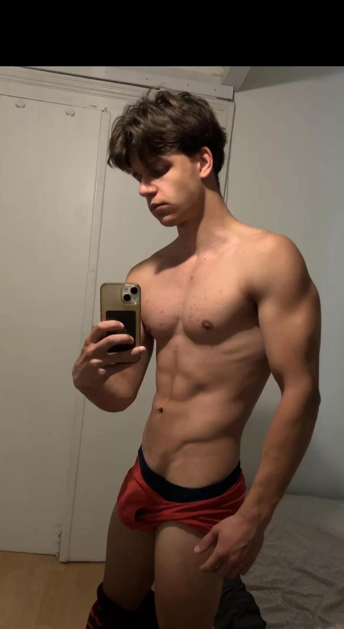 (20)Wanna sniff my undies?