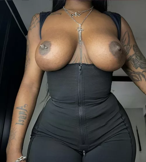 any volunteers to unzip me? 