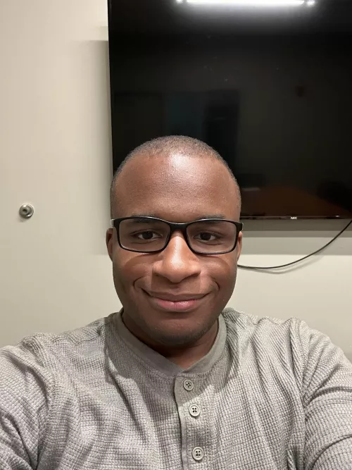 Anyone wanna play LoL or Palworld with me? :)