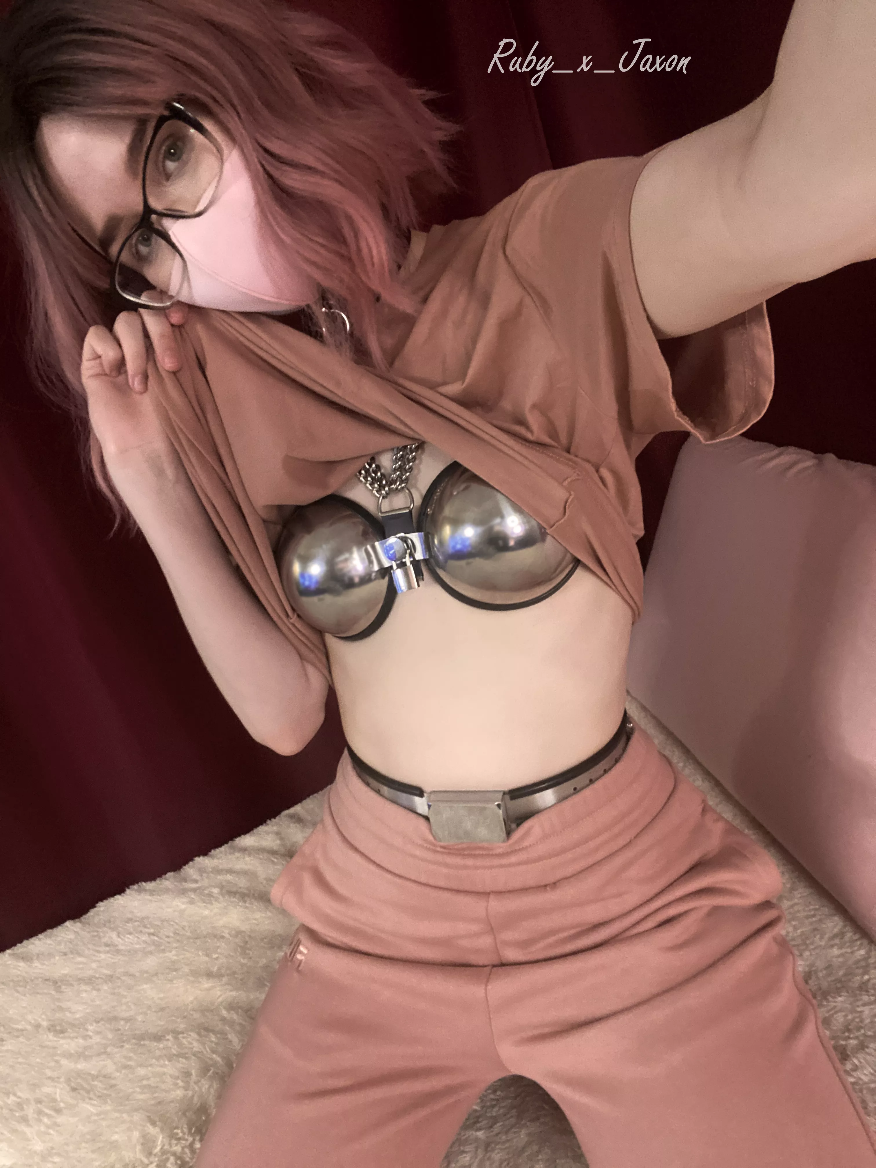 Full chastity under my gym outfit ( 〃▽〃)