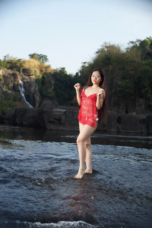 I hope my dress is not too short to wear a buttplug