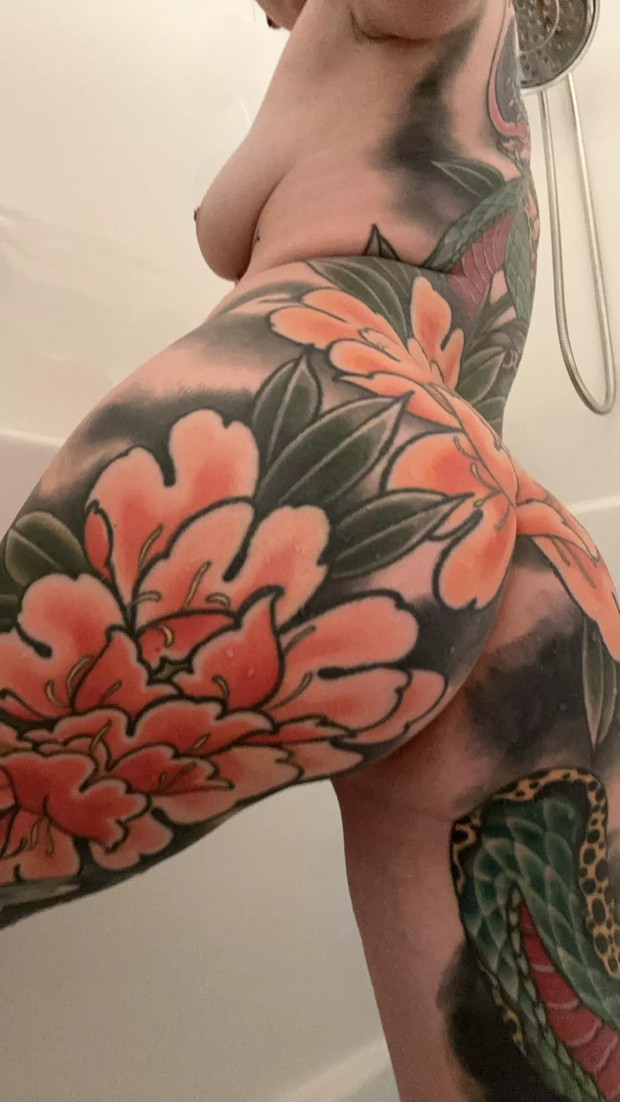 I like to get wet 🤭💦 