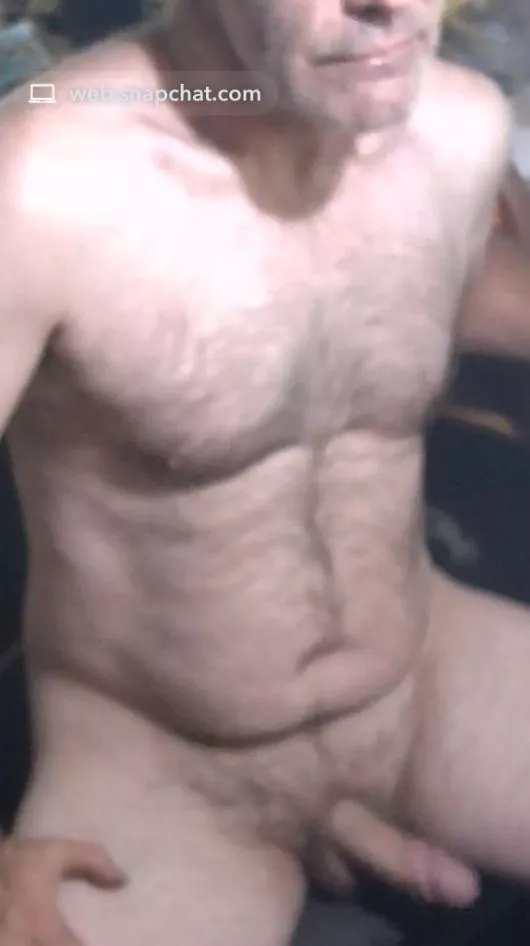 im going to shower soon and shave, looking for a gal to watch and talk to me in my ear.  pm me