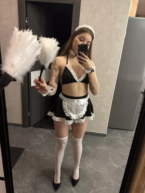 My house always has clean mirrors for photos