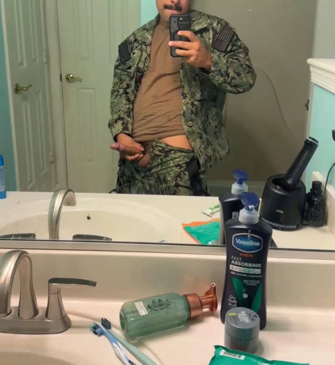 Off early and got the next 4 days off for the 4th! Maybe we can have fun? (26)