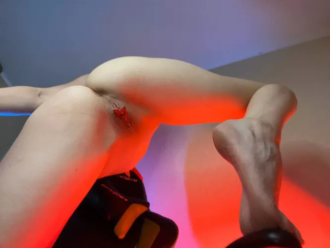 Taste my pretty pussy