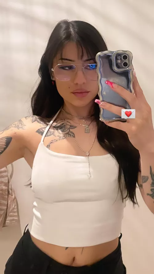 This slut is ready for some fun