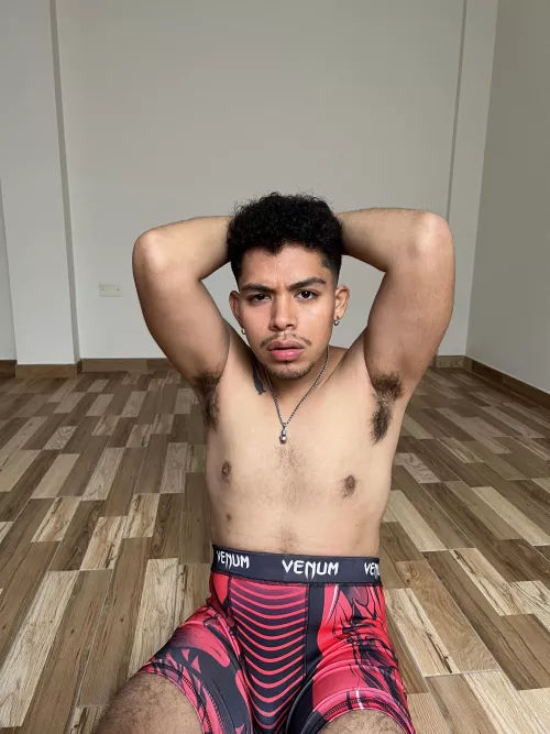 Who's down for this Latino alpha boxer? 😎🥊🔥 Hit me up if you wanna see me dominate in the ring and outside it too, ya feel? Ready to knock out any competition, on and off the mat. Let's go champ!