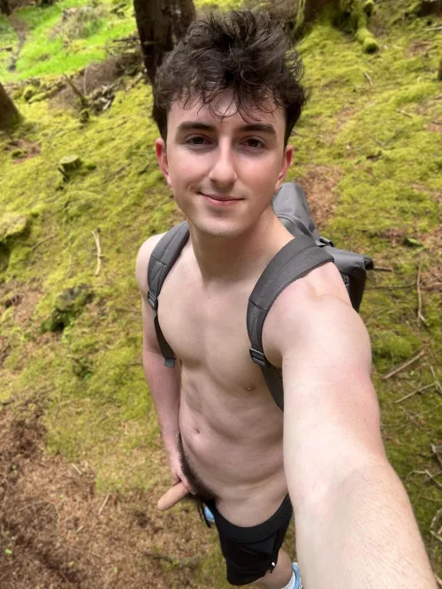 Who’s down to fuck on the hiking trail? 😁