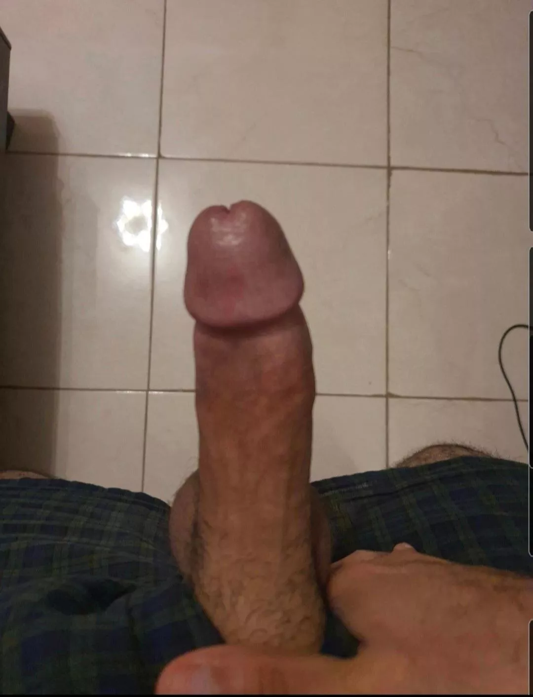 27 Top Precum leaking Cock looking for Bottoms or Jerking Bros Snapchat chemical_rich1 