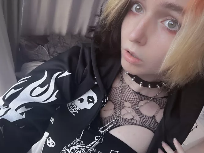 greetings from alt girl