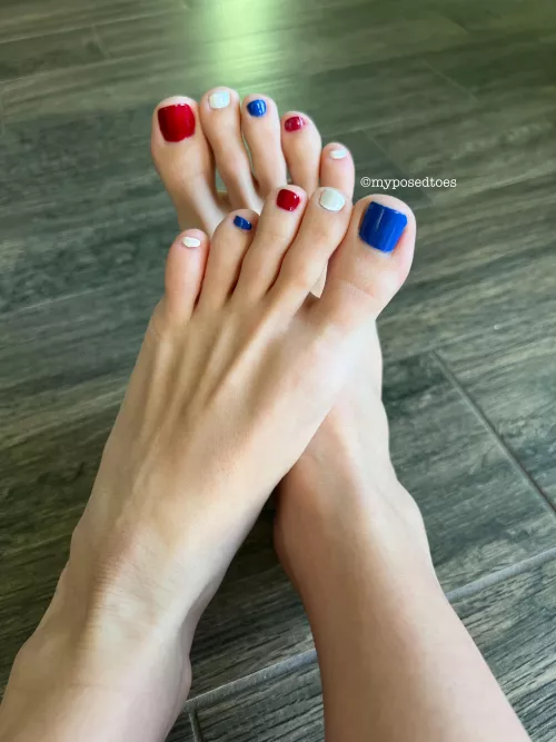 I bet fireworks weren’t the only thing that exploded last night 😉💦🎆🦶