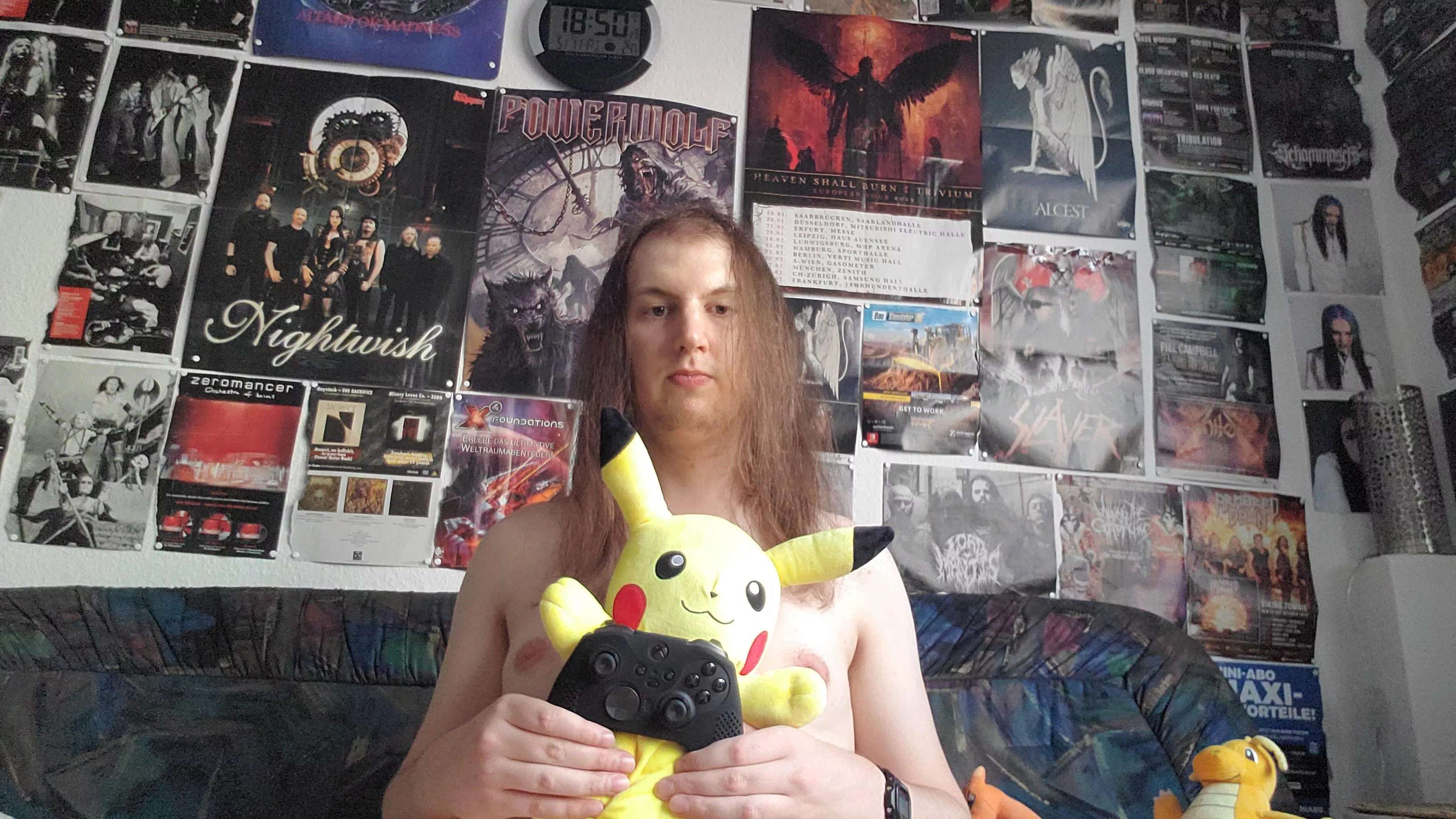 Just an autistic horny gamer which loves to play on XBOX, PC, 3DS and Retro. And he's also a big Pokémon fan.