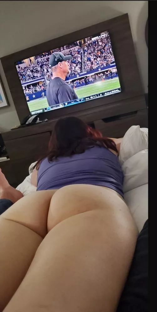 Looking at Zaddy 🤩