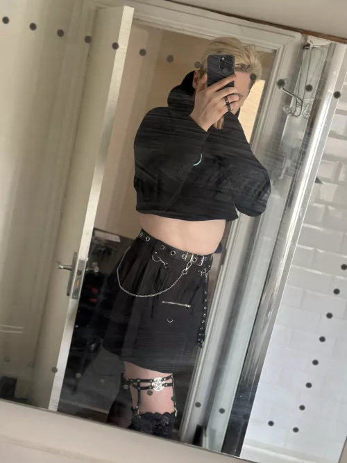 My first time dressing and posting (I feel metal AF)