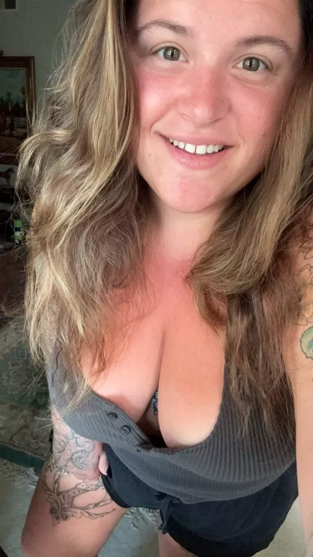 Sunday funday with your favorite BBW covered in tattoos !