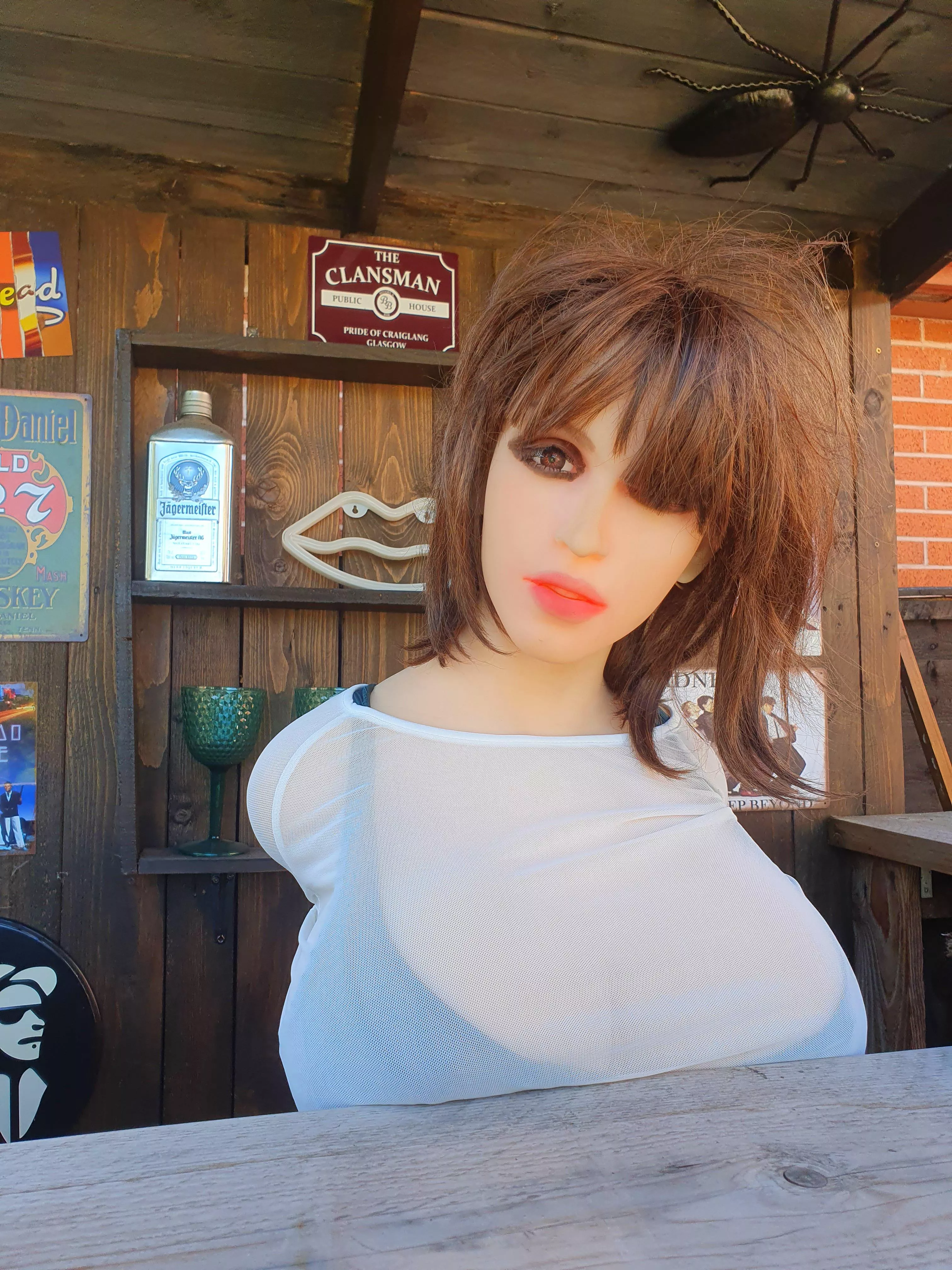 What can i get you lads?