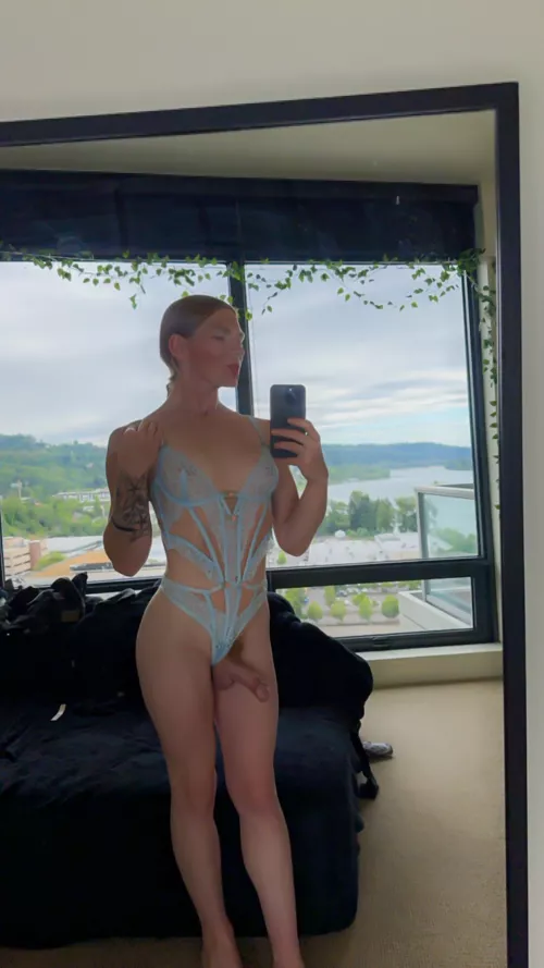 Are there any straight boys that like trans girls ? 🍆💦