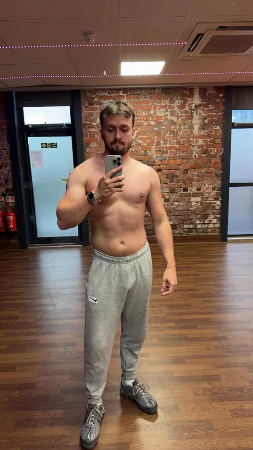 Early gym session today 🥱