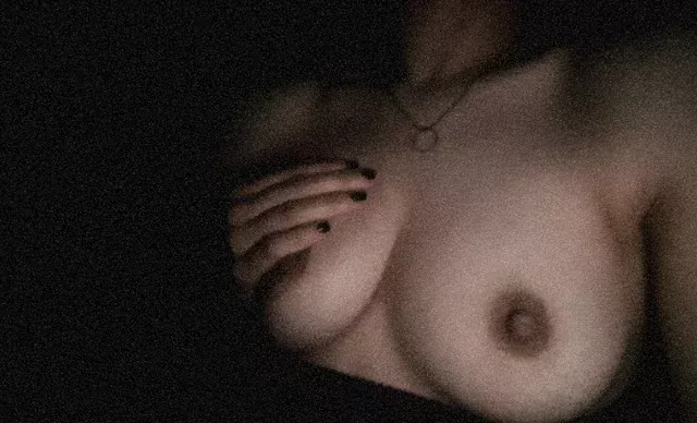 I'm starting to post again, hope you didn't miss me too much <3